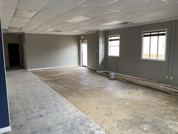Attractive Investment Opportunity or High Visibility Space for Lease: 1040 2nd St, Columbus, IN 47201